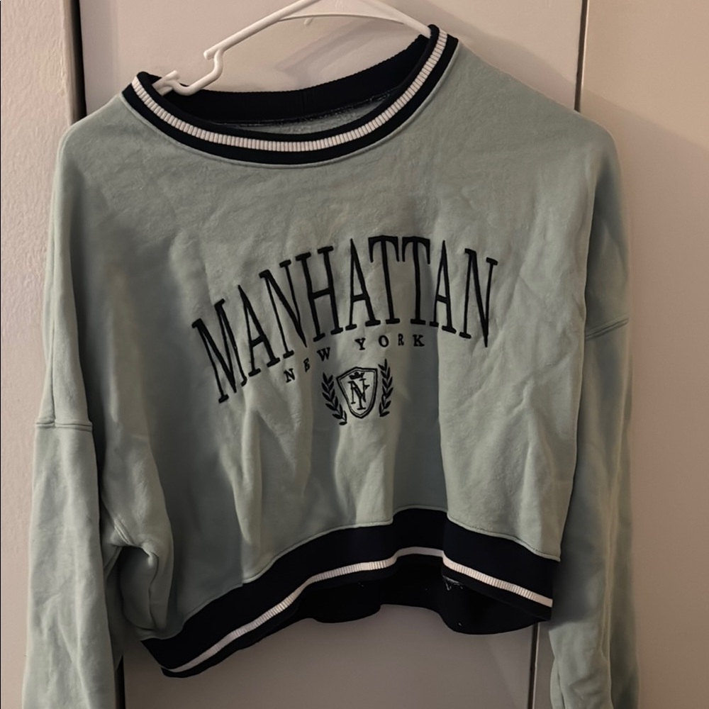 Hollister Mint Green Manhattan New York Sweatshirt Cropped